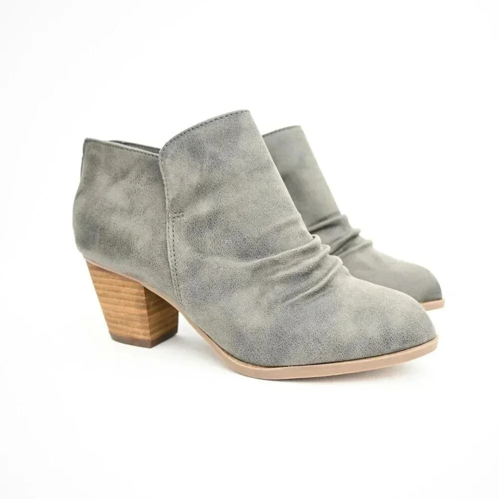 Report "Clarice" Bootie Nwob - image 1